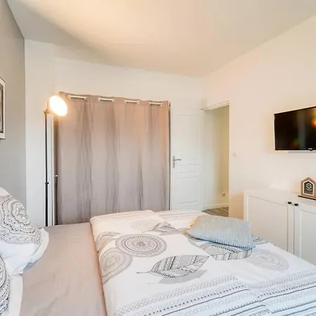 Chic And Spacious Apart With Terrace And Parking Apartment *