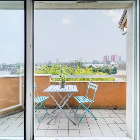 Chic And Spacious Apart With Terrace And Parking Longjumeau