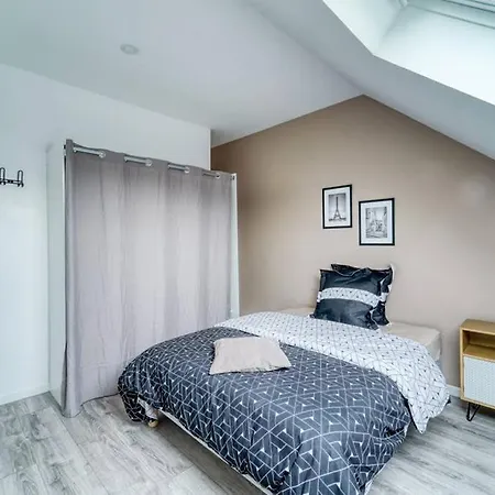 Chic And Spacious Apart With Terrace And Parking Apartment Longjumeau